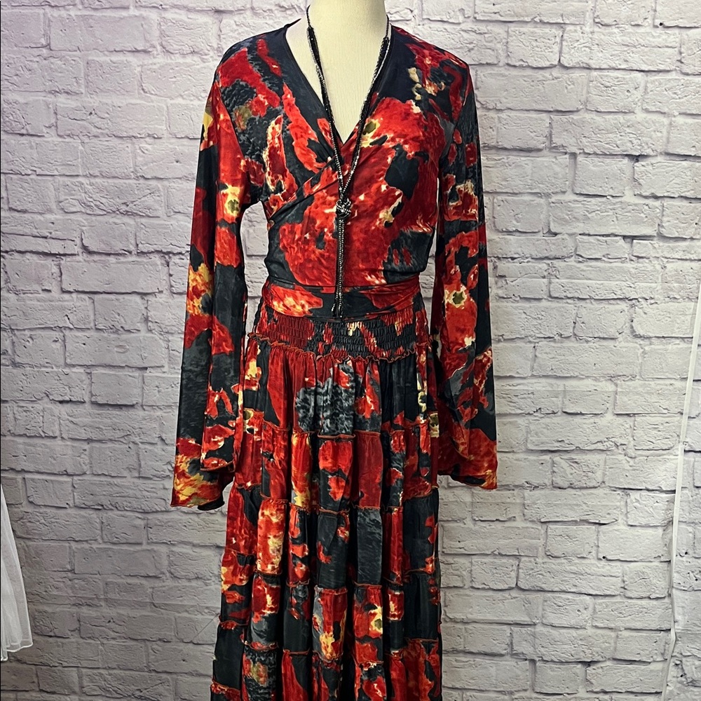 0887.  100% Silk Two Piece Kimono Top & Maxi Tiered Skirt - Picture 6 of 6